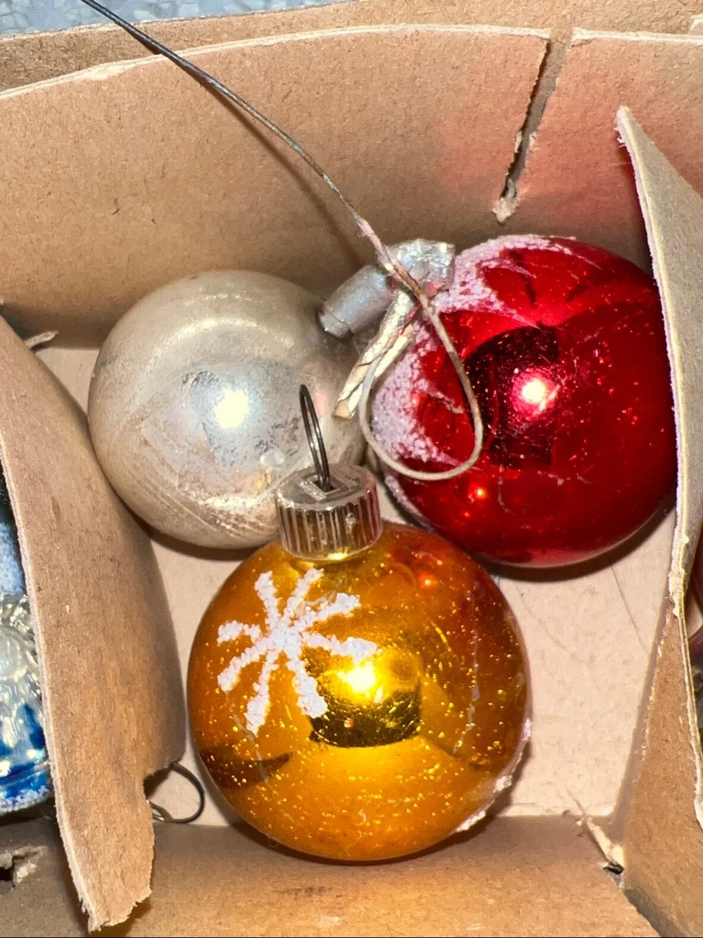 Incredible Lot Vintage Mercury glass indent flocked Christmas ornaments feather